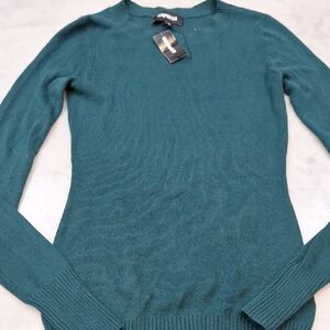 Express. NWT. Deep Green Crewneck Lightweight Sweater Fitted Body Con Sz XS